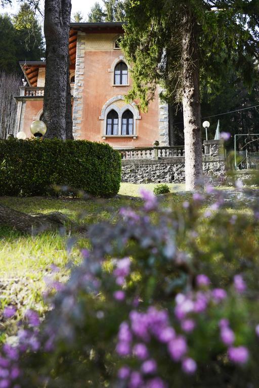 Villa Pinetina B&B Lasnigo ภายนอก รูปภาพ